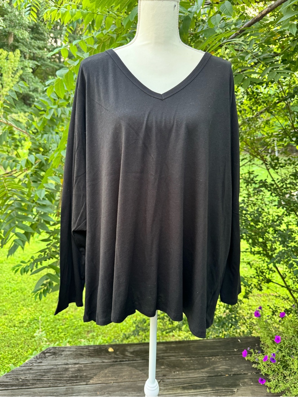 Old Navy Black V-Neck Long Sleeve Women's Tee NEW Classic Black Basic